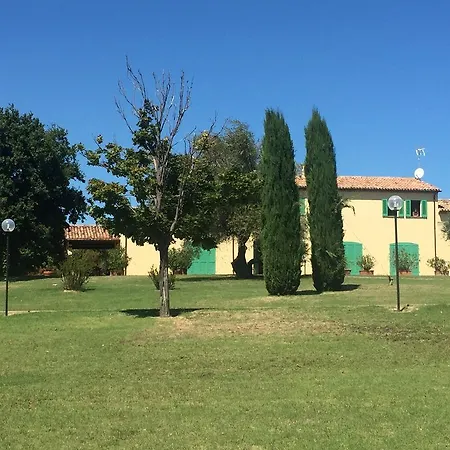 Marta Villa *